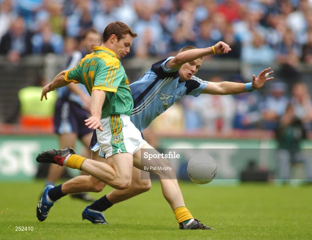 17 June 2007; Stephen Bray, Meath, in action against Tomas Quinn, Dublin. Bank of Ireland Leinster Senior Football Championship Quarter-Final Replay, Dublin v Meath, Croke Park, Dublin. Picture credit: Pat Murphy / SPORTSFILE
