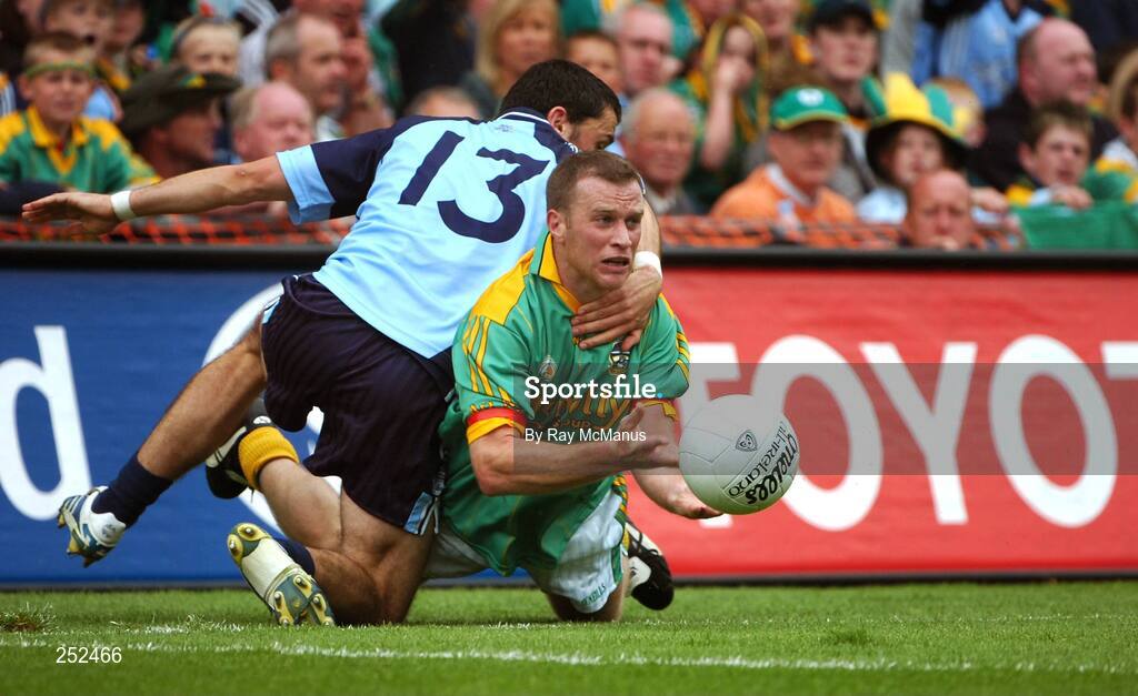 17 June 2007; Niall McKeigue, Meath, in action against Alan Brogan, Dublin. Bank of Ireland Leinster Senior Football Championship Quarter-Final Replay, Dublin v Meath, Croke Park, Dublin. Picture credit: Ray McManus / SPORTSFILE