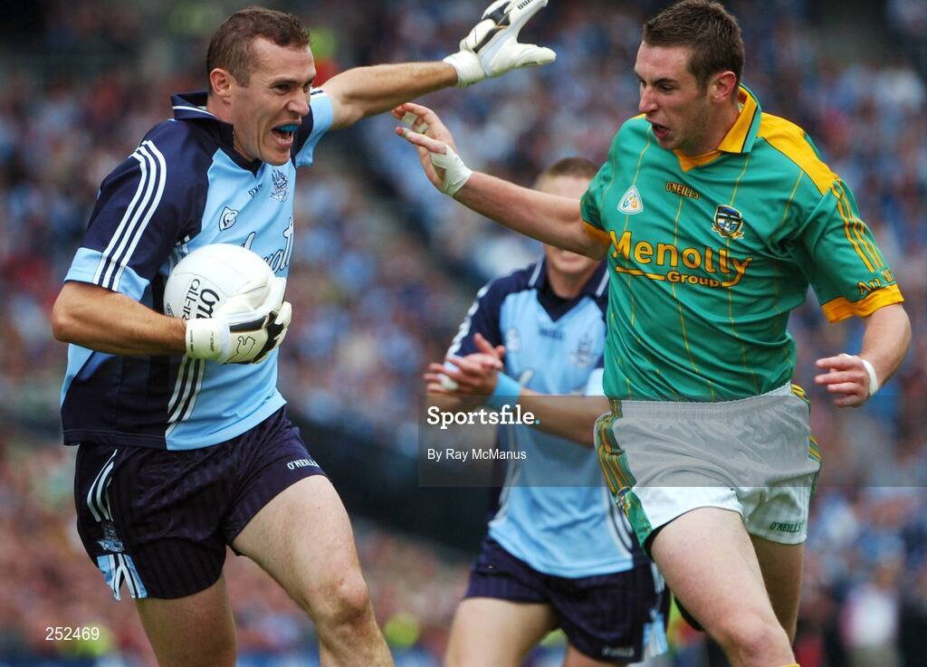 17 June 2007; Ciaran Whelan, Dublin, in action against Mark Ward, Meath. Bank of Ireland Leinster Senior Football Championship Quarter-Final Replay, Dublin v Meath, Croke Park, Dublin. Picture credit: Ray McManus / SPORTSFILE