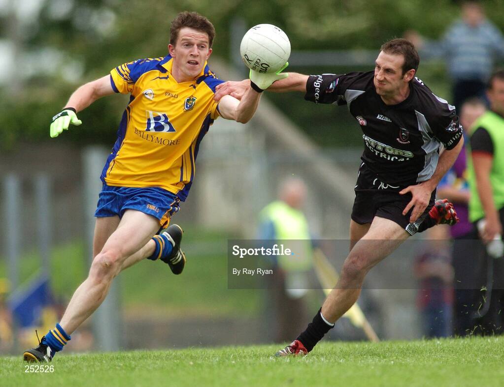 17 June 2007; John Tiernan, Roscommon, in action against Philip Gallagher, Sligo. Bank of Ireland Connacht Senior Football Championship Semi-Final, Sligo v Roscommon, Dr. Hyde Park, Roscommon. Picture credit: Ray Ryan / SPORTSFILE