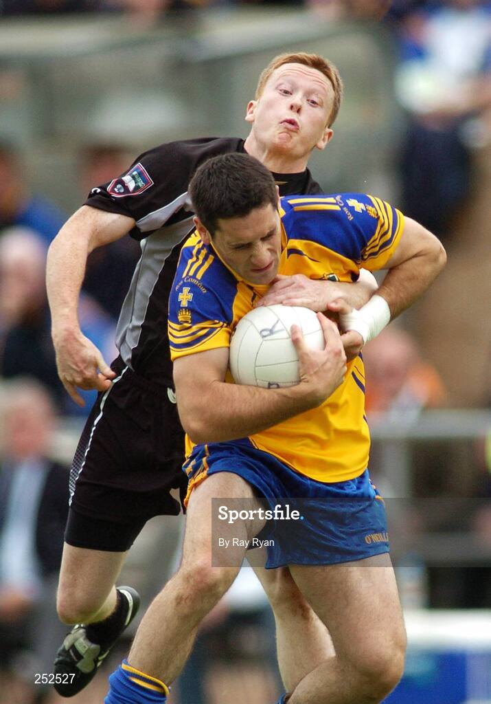 17 June 2007; Ger Heneghan, Roscommon, in action against Charles Harrison, Sligo. Bank of Ireland Connacht Senior Football Championship Semi-Final, Sligo v Roscommon, Dr. Hyde Park, Roscommon. Picture credit: Ray Ryan / SPORTSFILE