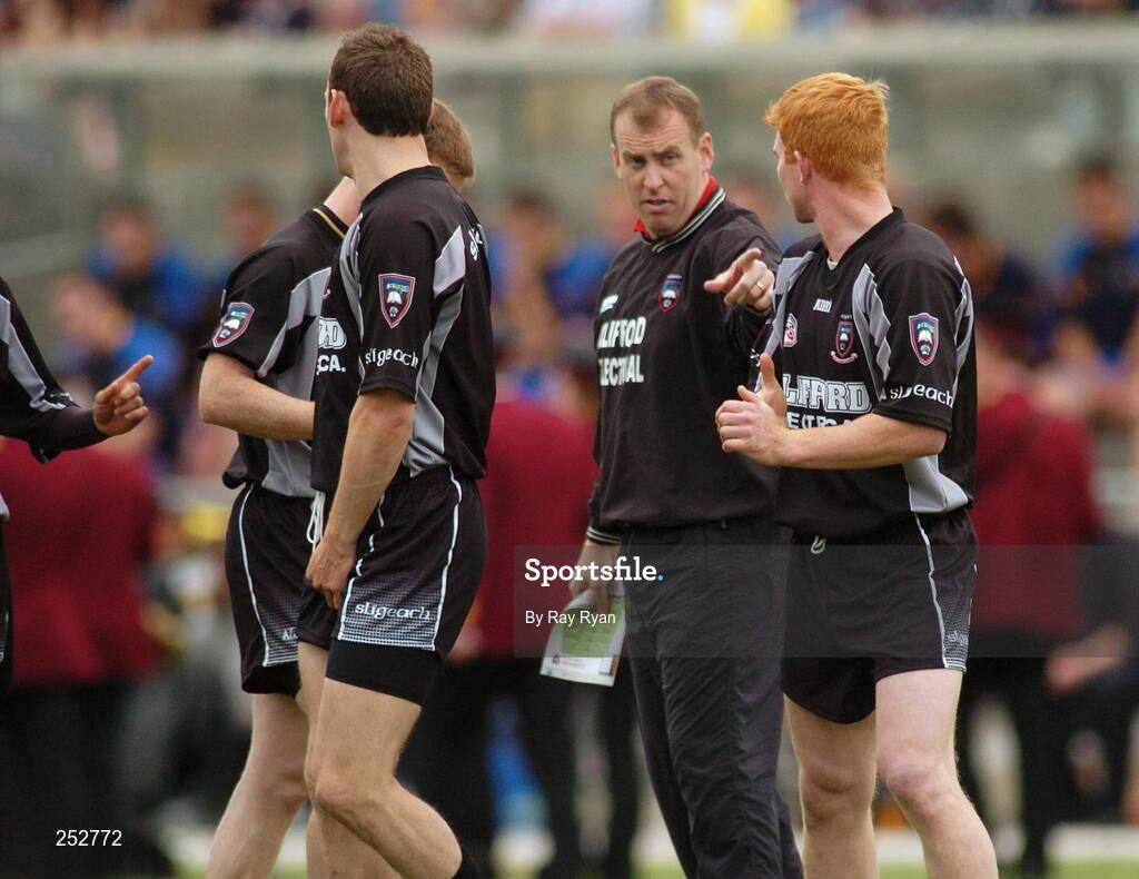 17 June 2007;  Sligo manager Tommy Breheny orders instructions to his players. Bank of Ireland Connacht Senior Football Championship Semi-Final, Sligo v Roscommon, Dr. Hyde Park, Roscommon. Picture credit: Ray Ryan / SPORTSFILE