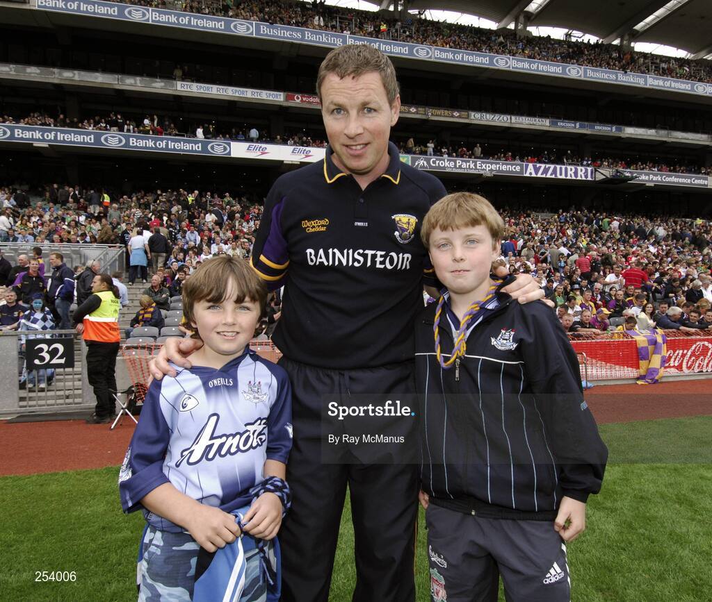 17 June 2007; Wexford manager Paul Bealin with his sons Ross and Cian after the game. Bank of Ireland Leinster Senior Football Championship Quarter-Final, Louth v Wexford, Croke Park, Dublin. Picture credit: Ray McManus / SPORTSFILE