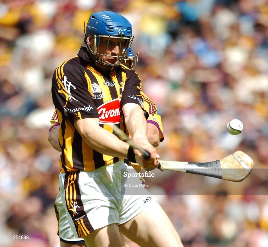 1 July 2007; Willie O'Dwyer, Kilkenny, shoots to score his side's first goal. Guinness Leinster Senior Hurling Championship Final, Kilkenny v Wexford, Croke Park, Dublin. Picture credit: David Maher / SPORTSFILE