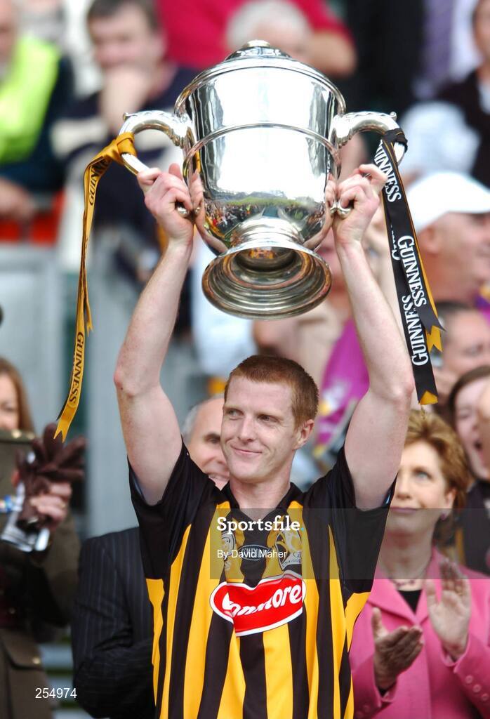 1 July 2007; Kilkenny captain Henry Shefflin lifts the Leinster Senior Hurling Cup. Guinness Leinster Senior Hurling Championship Final, Kilkenny v Wexford, Croke Park, Dublin. Picture credit: David Maher / SPORTSFILE