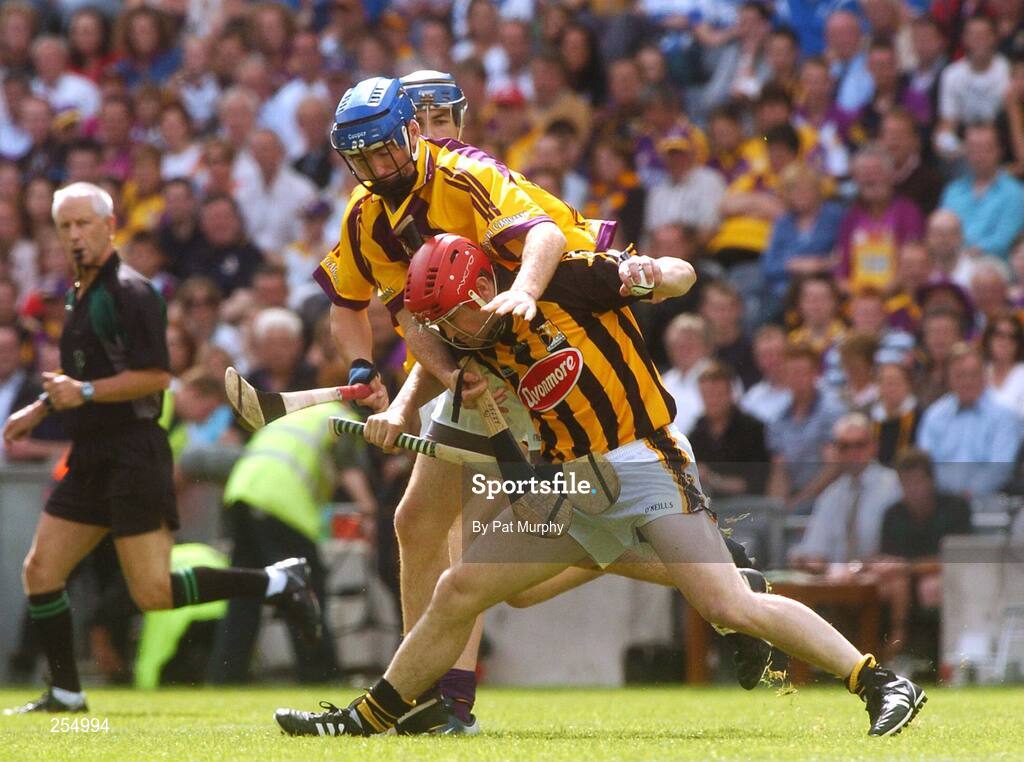 1 July 2007; Tommy Walsh, Kilkenny, in action against Stephen Nolan, Wexford. Guinness Leinster Senior Hurling Championship Final, Kilkenny v Wexford, Croke Park, Dublin. Picture credit: Pat Murphy / SPORTSFILE