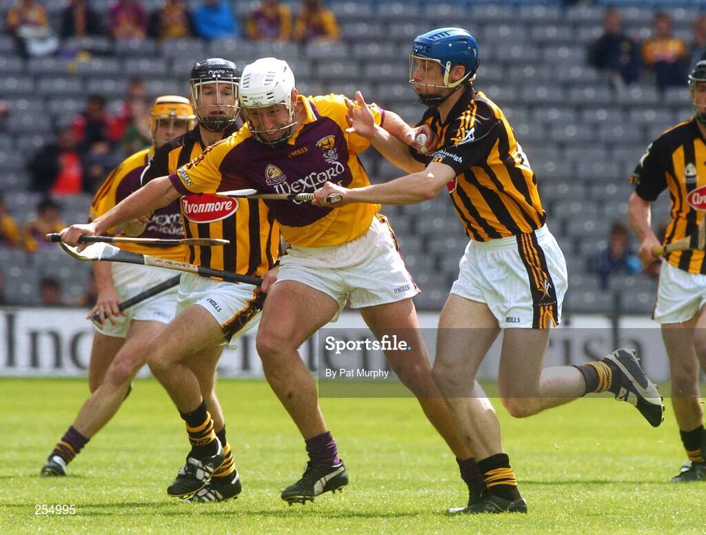 1 July 2007; David O'Connor, Wexford, in action against JJ Delaney, and Michael Jacob, right, Kilkenny. Guinness Leinster Senior Hurling Championship Final, Kilkenny v Wexford, Croke Park, Dublin. Picture credit: Pat Murphy / SPORTSFILE