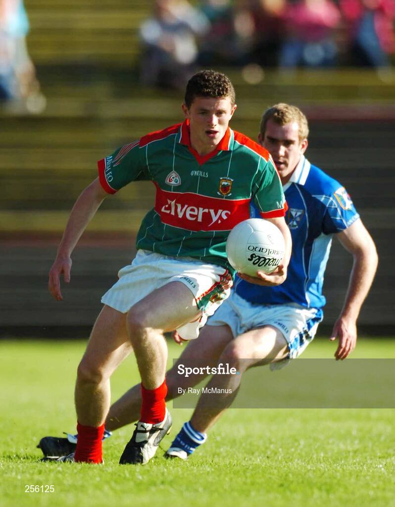 7 July 2007; Pierce Hanley, Mayo, in action against Jonathan Crowe, Cavan. Bank of Ireland All-Ireland Senior Football Championship Qualifier, Round 1, Mayo v Cavan, McHale Park, Castlebar, Co. Mayo. Picture credit: Ray McManus / SPORTSFILE