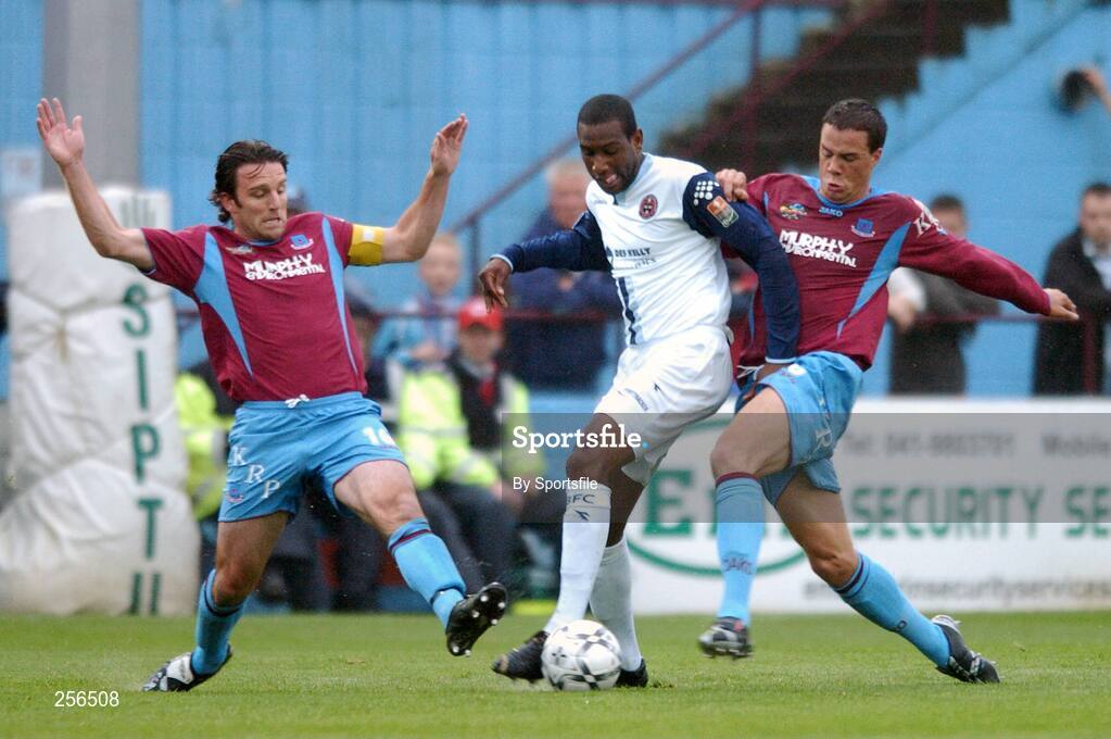 13 July 2007; Darren Mansaram, Bohemians, in action against Stuart Byrne, left, and Graham Gartland, Drogheda United. eircom League of Ireland Premier Division, Drogheda United v Bohemians, United Park, Drogheda, Co. Louth. Photo by Sportsfile