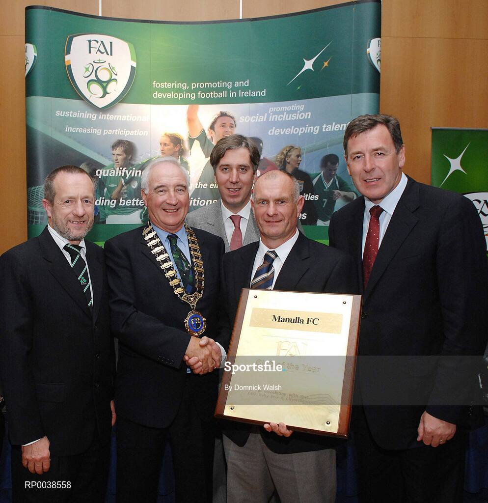 6 July 2007; Manulla FC from Castlebar, Co. Mayo, were awarded FAI Club of the year at a pre Annual General Meeting dinner hosted by the Football Association of Ireland. Pictured on the night were, from left, Mr Sean Kelly, Former President GAA, David Blood, President FAI, John Delaney, FAI, John Lavelle, Chairman Manulla FC, and Packie Bonner, FAI. The Malton Hotel, Killarney, Co. Kerry. Picture credit: Domnick Walsh / SPORTSFILE