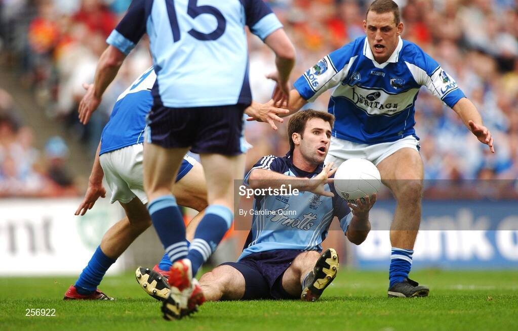 15 July 2007; Brian Cullen, Dublin, passes to Mark Vaughan who went on to score the first goal. Bank of Ireland Leinster Senior Football Championship Final, Dublin v Laois, Croke Park, Dublin. Picture credit: Caroline Quinn / SPORTSFILE