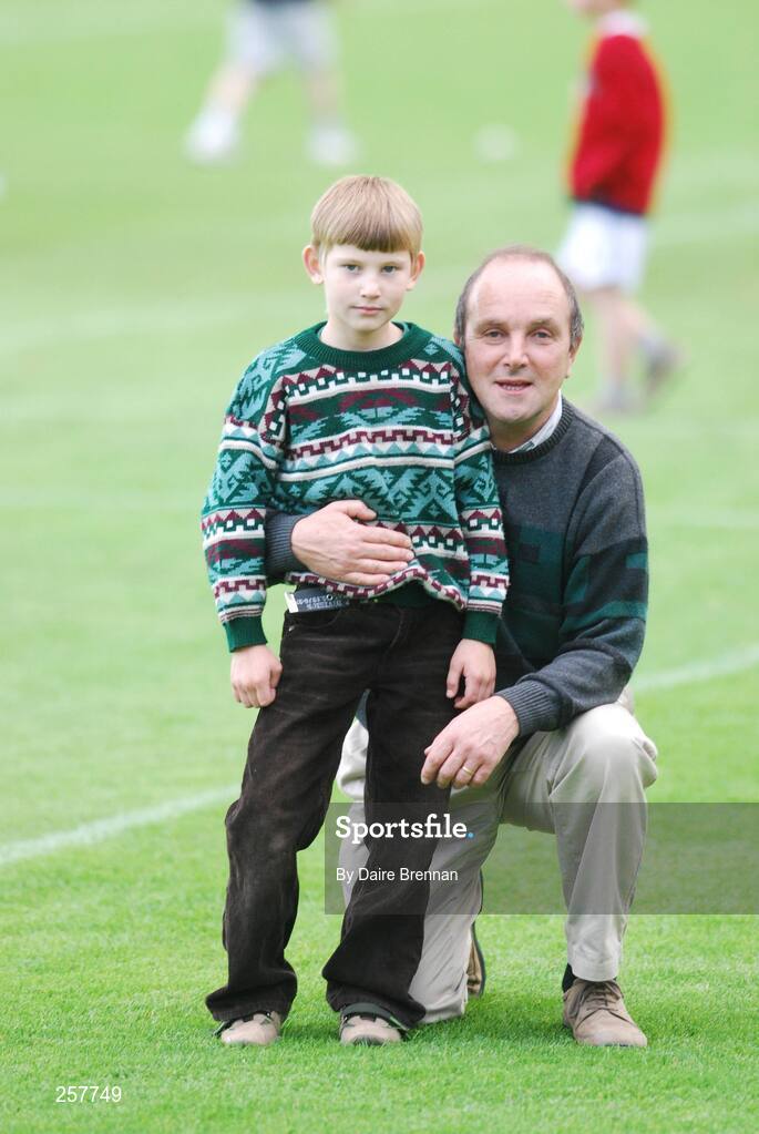 18 July 2007; Peter Galvin, Coolderry, with Pasha Martin Koyskya, aged 9, Belarus . Erin U21 Leinster Hurling Championship final. Dublin v Offaly, Parnell Park, Dublin. Picture Credit; Daire Brennan / SPORTSFILE