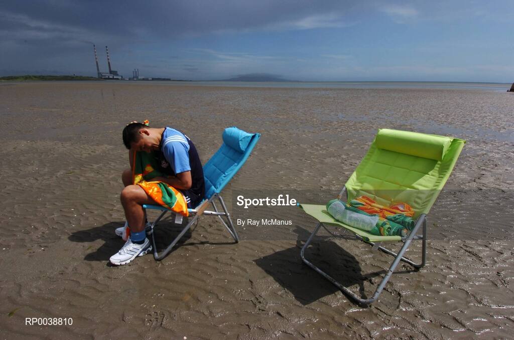 17 July 2007; Dublin footballer Jason Sherlock who was announced as an Ariel GAA Championship Bright Ambassador for 2007. This summer, Ariel is giving away free exclusive GAA towels with promotional packs. Martello Tower, Sandymount Strand, Dublin. Picture credit: Ray McManus / SPORTSFILE