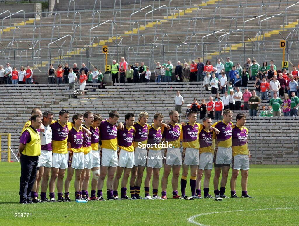 8 July 2007; The Wexford team stand for a minutes silence. Bank of Ireland All-Ireland Senior Football Championship Qualifier, Round 1, Fermanagh v  Wexford, St Tighearnach's Park, Clones, Co. Monaghan. Picture credit: Oliver McVeigh / SPORTSFILE