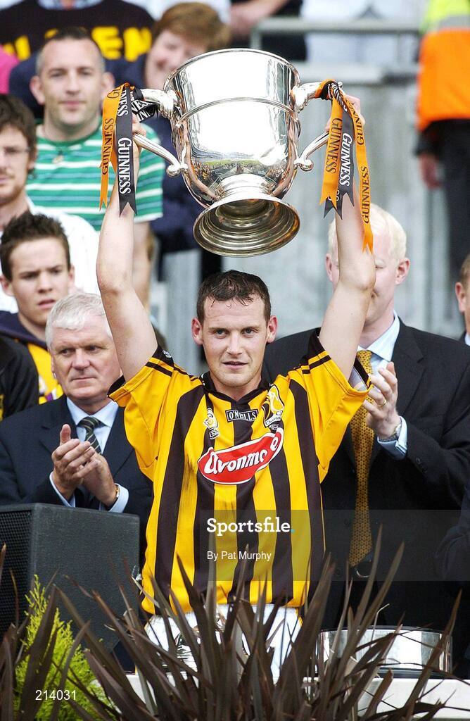 2 July 2006; Kilkenny captain Jackie Tyrrell lifts the leinster senior hurling trophy. Guinness Leinster Senior Hurling Championship Final, Wexford v Kilkenny, Croke Park, Dublin. Picture credit: Pat Murphy / SPORTSFILE