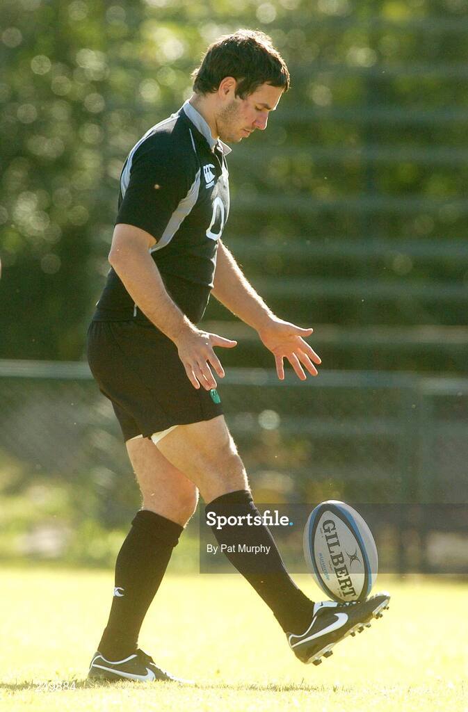 25 May 2007; Paddy Wallace practices his ball control during the Captain's Run. Santa Fe Rugby Club, Santa Fe, Argentina. Picture credit: Pat Murphy / SPORTSFILE