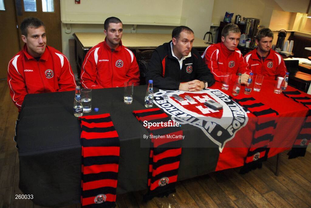 27 July 2007; Bohemians new signings, from left to right, Michael McGinley, Chris Turner, Dean Richardson, and Ryan McCann with manager Sean Connor, center, during a press conference to announce their four new signings. Phoenix Bar, Dalymount Park, Dublin. Picture credit: Stephen McCarthy / SPORTSFILE