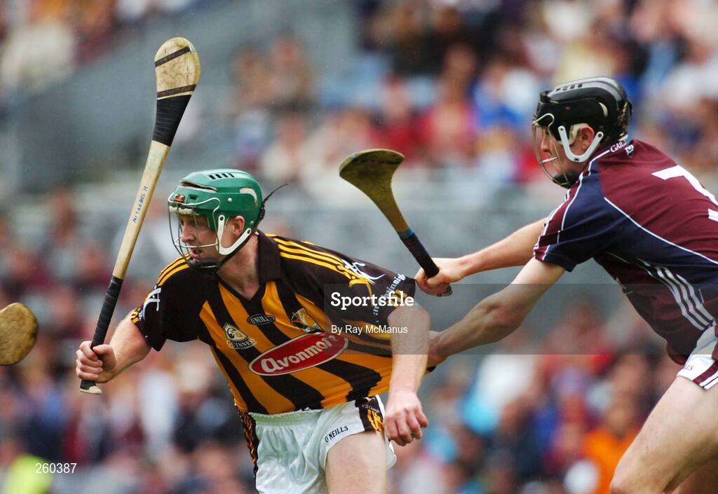 28 July 2007; Henry Shefflin, Kilkenny, in action against Ger Mahon, Galway. Guinness All-Ireland Senior Hurling Championship Quarter-Final, Kilkenny v Galway, Croke Park, Dublin. Picture credit; Ray McManus / SPORTSFILE