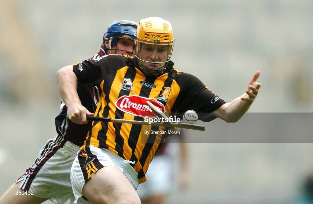 28 July 2007; Richie Power, Kilkenny, in action against Damien Hayes, Galway. Guinness All-Ireland Senior Hurling Championship Quarter-Final, Kilkenny v Galway, Croke Park, Dublin. Picture credit; Brendan Moran / SPORTSFILE