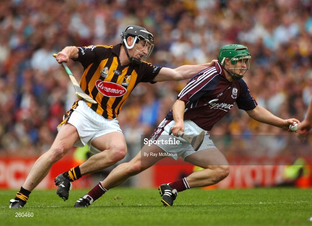 28 July 2007; Fergal Healy, Galway, in action against Derek Lyng, Kilkenny. Guinness All-Ireland Senior Hurling Championship Quarter-Final, Kilkenny v Galway, Croke Park, Dublin. Picture credit; Ray McManus / SPORTSFILE