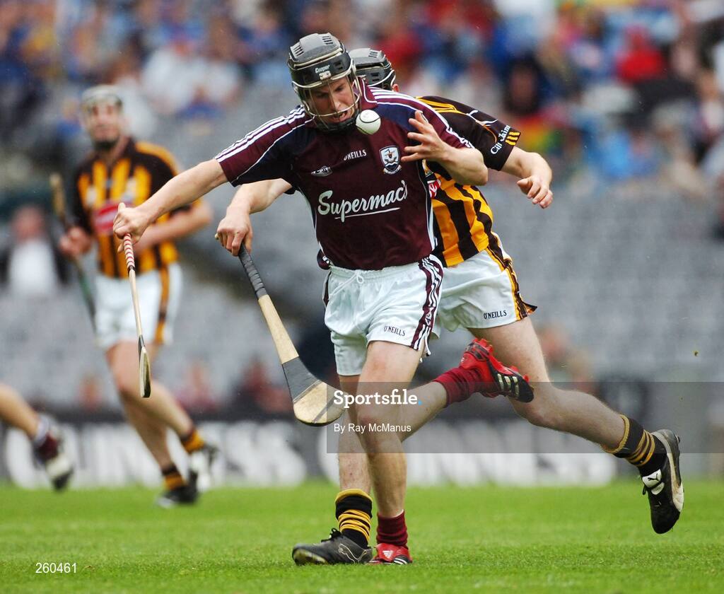 28 July 2007; Niall Healy, Galway, in action against Michael Fennelly, Kilkenny. Guinness All-Ireland Senior Hurling Championship Quarter-Final, Kilkenny v Galway, Croke Park, Dublin. Picture credit; Ray McManus / SPORTSFILE