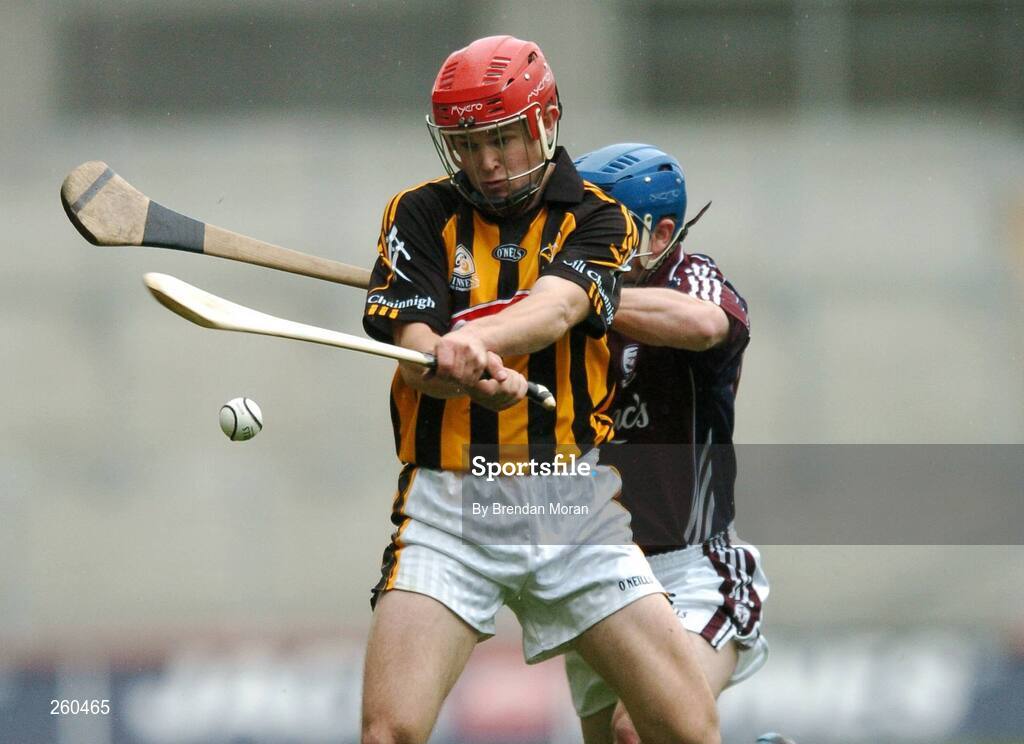 28 July 2007; Tommy Walsh, Kilkenny, in action against Kevin Broderick, Galway. Guinness All-Ireland Senior Hurling Championship Quarter-Final, Kilkenny v Galway, Croke Park, Dublin. Picture credit; Brendan Moran / SPORTSFILE