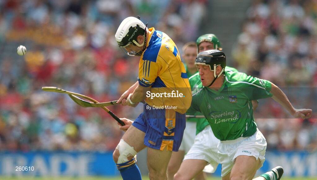 29 July 2007; Gerry Quinn, Clare, in action against Ollie Moran, Limerick. Guinness All-Ireland Senior Hurling Championship Quarter-Final, Clare v Limerick, Croke Park, Dublin. Picture credit; David Maher / SPORTSFILE
