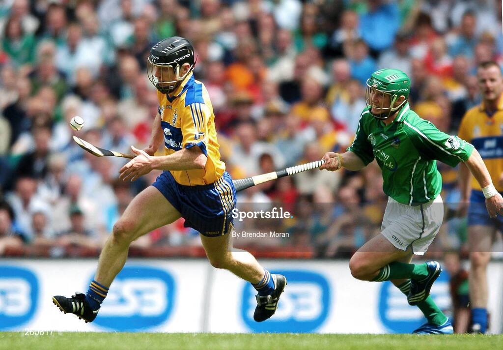 29 July 2007; Niall Gilligan, Clare, in action against Seamus Hickey, Limerick. Guinness All-Ireland Senior Hurling Championship Quarter-Final, Clare v Limerick, Croke Park, Dublin. Picture credit; Brendan Moran / SPORTSFILE