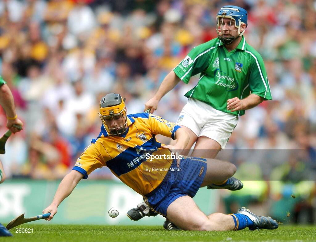 29 July 2007; Bernard Gaffney, Clare, in action against Damien Reale, Limerick. Guinness All-Ireland Senior Hurling Championship Quarter-Final, Clare v Limerick, Croke Park, Dublin. Picture credit; Brendan Moran / SPORTSFILE