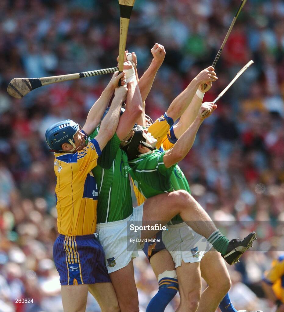 29 July 2007; Ollie Moran and Brian Begley, Limerick, in action against Frank Lohan and Gerry Quinn, Clare. Guinness All-Ireland Senior Hurling Championship Quarter-Final, Clare v Limerick, Croke Park, Dublin. Picture credit; David Maher / SPORTSFILE