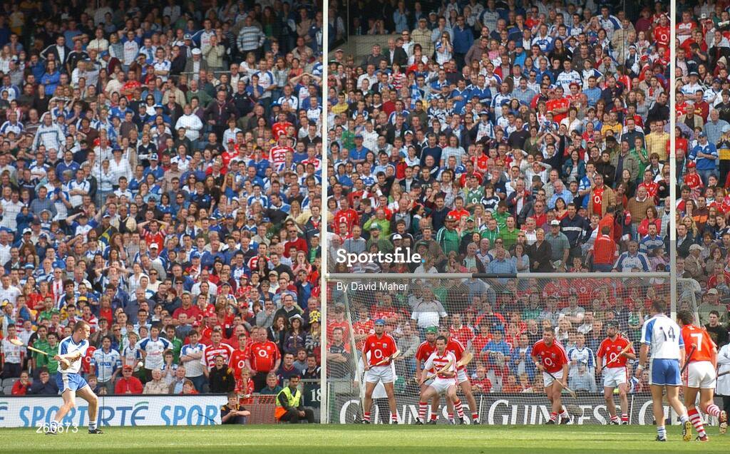 29 July 2007; Waterford's Eoin Kelly scores his side's equalizing point from a free in the last minute of the game. Guinness All-Ireland Senior Hurling Championship Quarter-Final, Cork v Waterford, Croke Park, Dublin. Picture credit; David Maher / SPORTSFILE