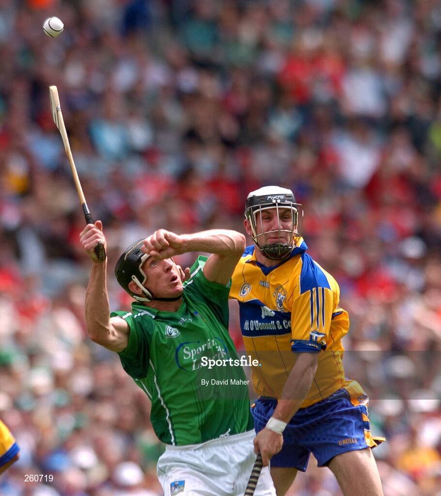29 July 2007; Ollie Moran, Limerick, in action against Gerry Quinn, Clare. Guinness All-Ireland Senior Hurling Championship Quarter-Final, Clare v Limerick, Croke Park, Dublin. Picture credit; David Maher / SPORTSFILE