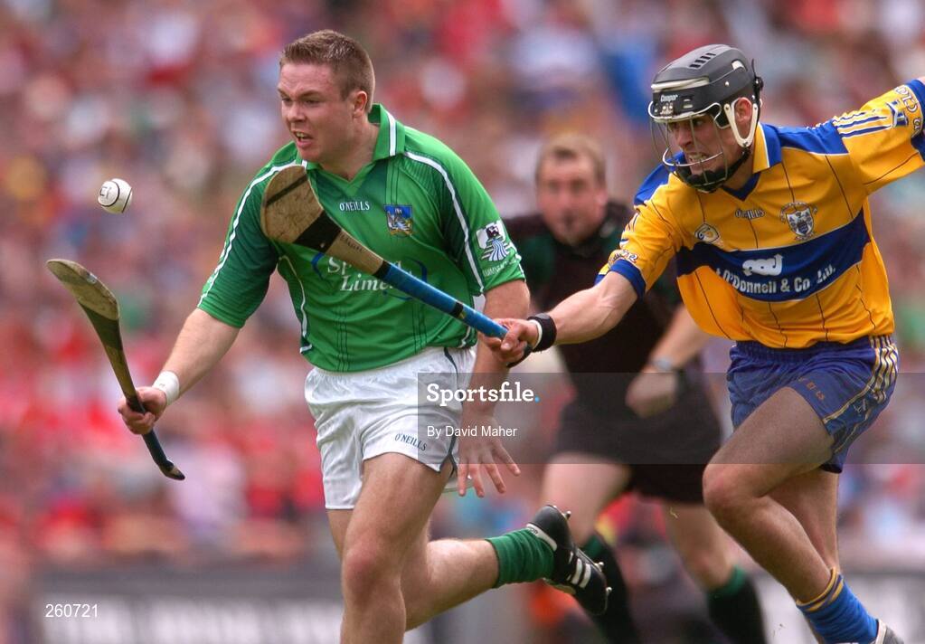 29 July 2007; Michael Fitzgerald, Limerick, in action against Brendan Bulger, Clare. Guinness All-Ireland Senior Hurling Championship Quarter-Final, Clare v Limerick, Croke Park, Dublin. Picture credit; David Maher / SPORTSFILE