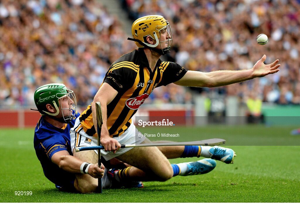 27 September 2014; Colin Fennelly, Kilkenny, in action against James Barry, Tipperary. GAA Hurling All Ireland Senior Championship Final Replay, Kilkenny v Tipperary. Croke Park, Dublin. Picture credit: Piaras O Midheach / SPORTSFILE