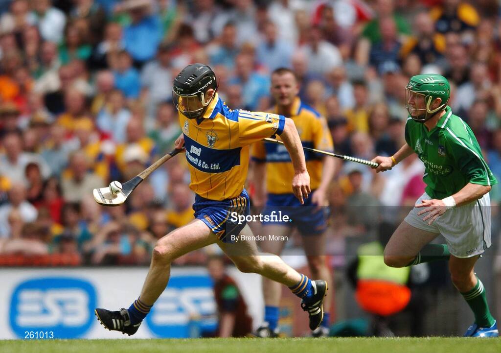 29 July 2007; Niall Gilligan, Clare, in action against Seamus Hickey, Limerick. Guinness All-Ireland Senior Hurling Championship Quarter-Final, Clare v Limerick, Croke Park, Dublin. Picture credit; Brendan Moran / SPORTSFILE