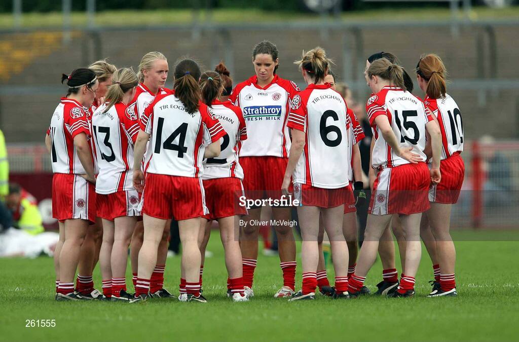 28 July 2007; The Tyrone team in a huddle. TG4 Ladies All-Ireland Senior Football Championship, Group 3, Tyrone v Donegal. Healy Park, Omagh, Co. Tyrone. Picture credit; Oliver McVeigh / SPORTSFILE