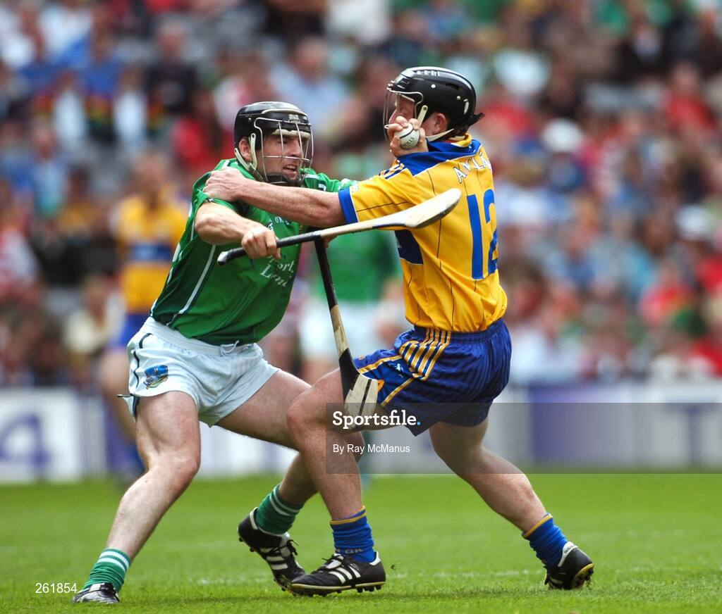 29 July 2007; Mark O'Riordan, Limerick, in action against Jonathan Clancy, Clare. Guinness All-Ireland Senior Hurling Championship Quarter-Final, Clare v Limerick, Croke Park, Dublin. Picture credit; Ray McManus / SPORTSFILE