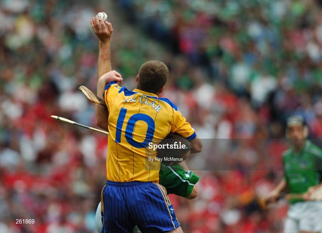 29 July 2007; Declan O'Rourke, Clare, in action against Mark Foley, Limerick. Guinness All-Ireland Senior Hurling Championship Quarter-Final, Clare v Limerick, Croke Park, Dublin. Picture credit; Ray McManus / SPORTSFILE