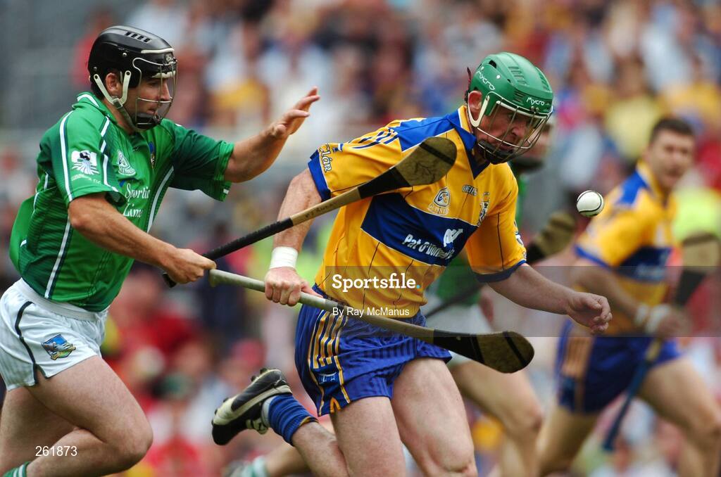 29 July 2007; Diarmuid McMahon, Clare, in action against Brian Geary, Limerick. Guinness All-Ireland Senior Hurling Championship Quarter-Final, Clare v Limerick, Croke Park, Dublin. Picture credit; Ray McManus / SPORTSFILE