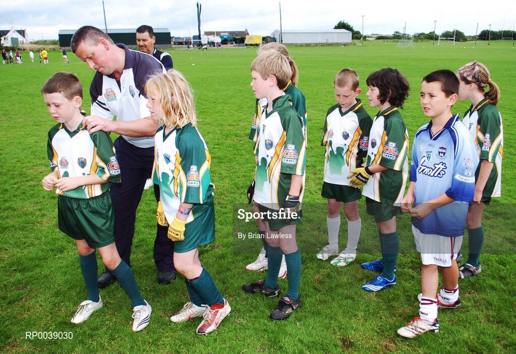 6 August 2007; Dublin manager Paul Caffrey signs autographs during the Vhi Cúl Camp at St. Maurs GAA Club, Rush, Dublin. Picture credit: Brian Lawless / SPORTSFILE