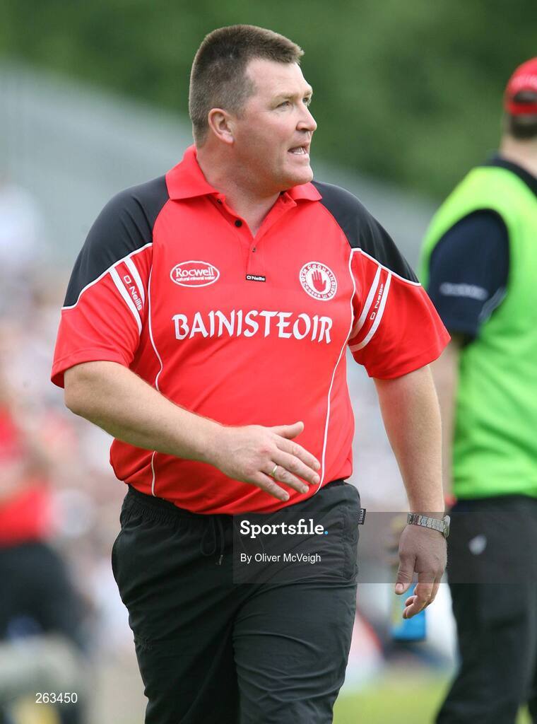 15 July 2007; Tyrone manager Raymond Munroe issues instructions to his players. ESB Ulster Minor Football Championship Final - Derry v Tyrone, St Tighearnach's Park, Clones, Co Monaghan. Picture credit: Oliver McVeigh / SPORTSFILE