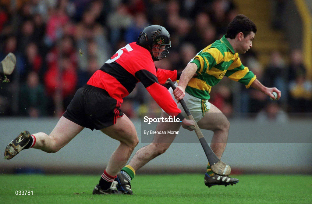 31 October 1999; Alan Cummins of Blackrock gets away from Pat Mahon of UCC during the Cork County Senior Club Hurling Championship Final match between Blackrock and UCC at Páirc Uí Chaoimh in Cork. Photo by Brendan Moran/Sportsfile