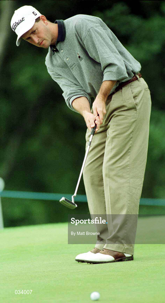 1 July 1999; Craig Hainline plays a birdie put on the 11th green during day one of the Murphy's Irish Open at Druids Glen in Wicklow. Photo by Matt Browne/Sportsfile