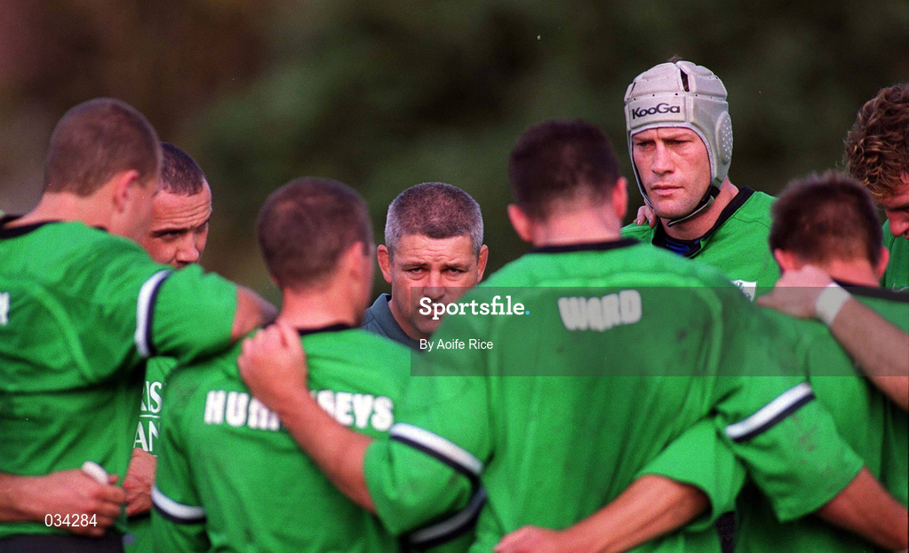 29 September 1999; Coach Warren Gatland talks to his players during an Ireland rugby open training session at King's Hospital in Dublin. Photo by Aoife Rice/Sportsfile