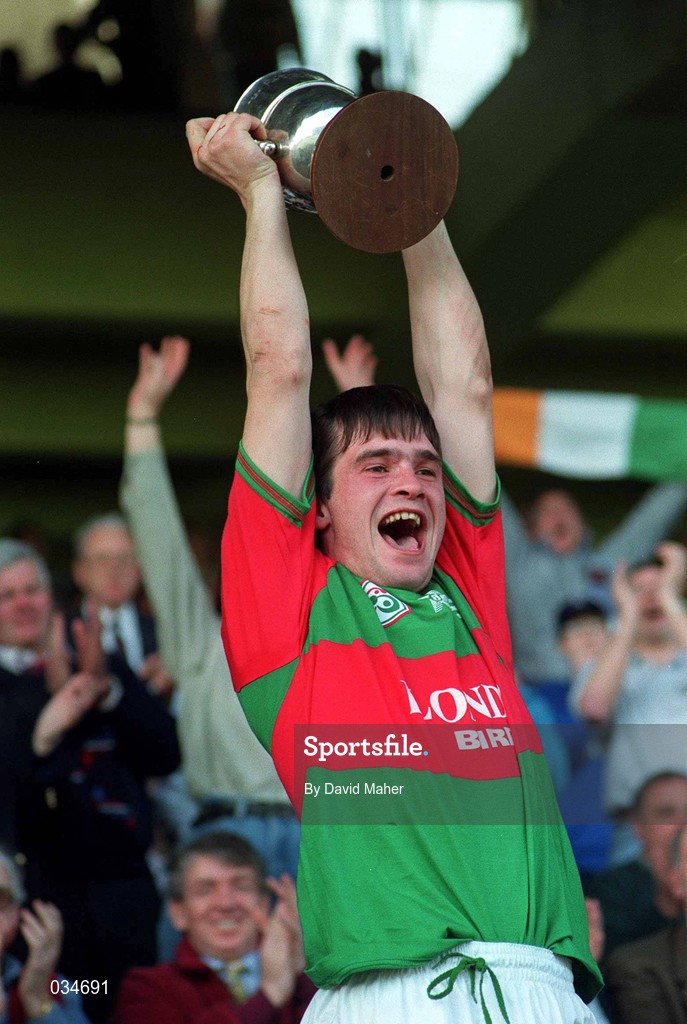 2 April 1995; Birr captain Johnny Pilkington lifts the Tommy Moore Cup after the All-Ireland Senior Club Hurling Championship Final Replay match between Birr and Dunloy at Croke Park in Dublin. Photo by David Maher/Sportsfile