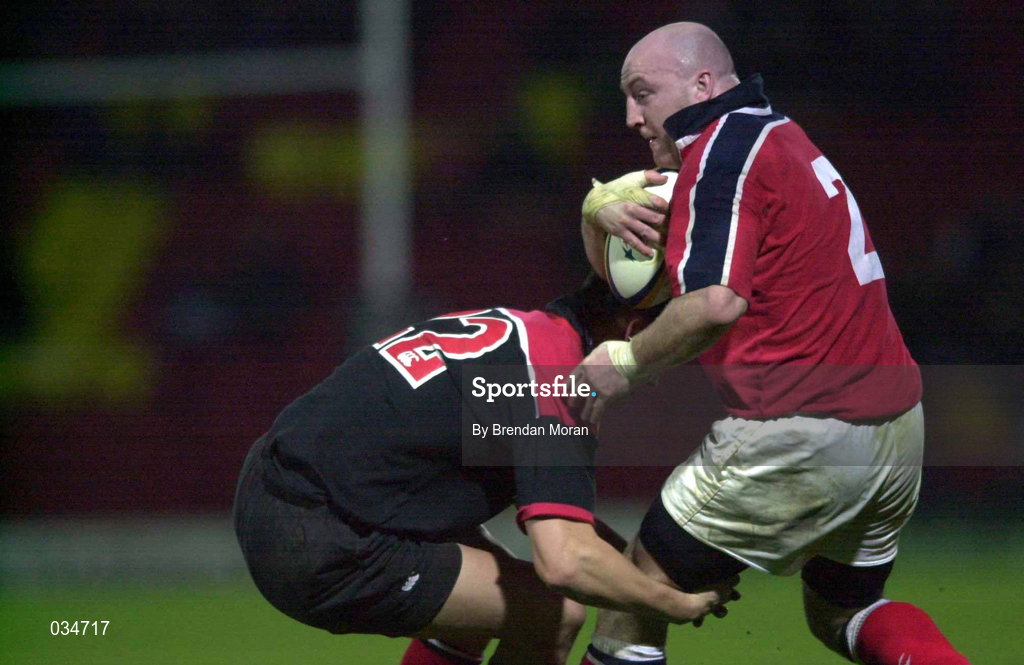 28 November 1999; Keith Wood of Munster in action against Kevin Sorrell of Saracens during the Heineken Cup Pool 4 match at Vicarage Road in Watford, London. Photo by Brendan Moran/Sportsfile