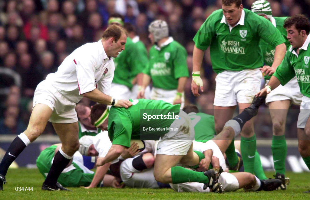 5 February 2000; Paul Wallace of Ireland is tackled by Lawrence Dallaglio of England during the Lloyds TSB 6 Nations match between England and Ireland at Twickenham Stadium in London, England. Photo by Brendan Moran/Sportsfile