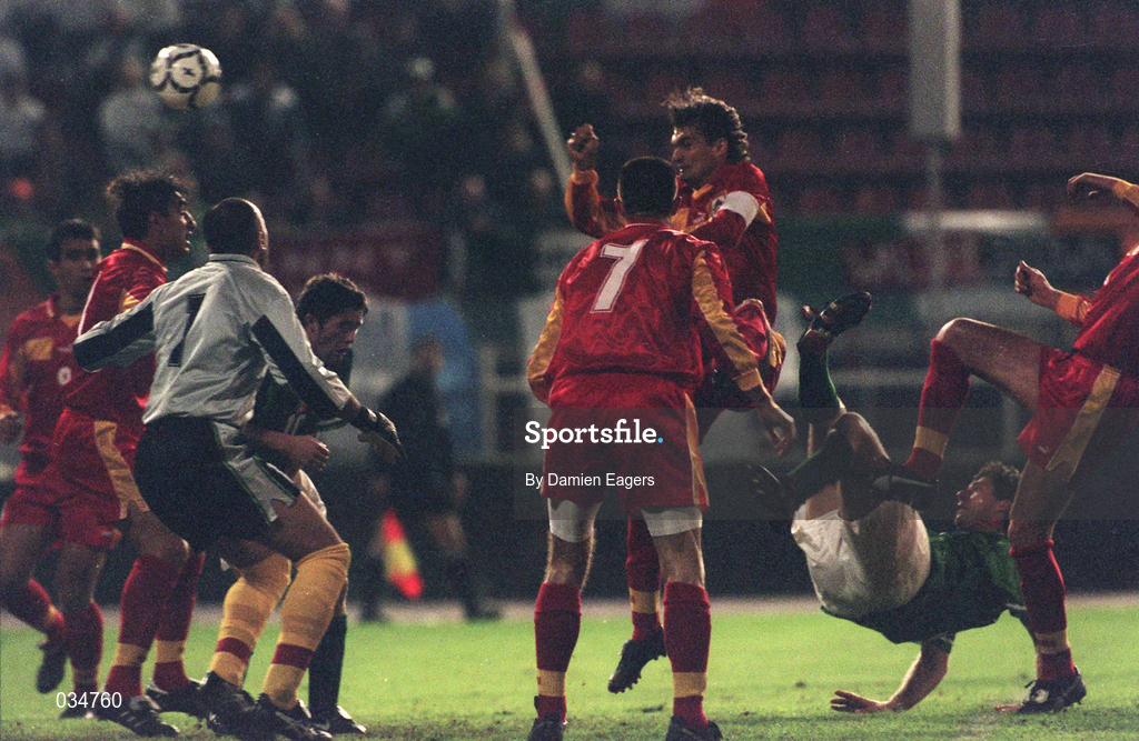9 October 1999; Niall Quinn of Republic of Ireland scores his side's first goal during the UEFA European Championships Qualifier match between FYR Macedonia v Republic of Ireland at the City Stadium in Skopje, Macedonia. Photo by David Maher/Sportsfile