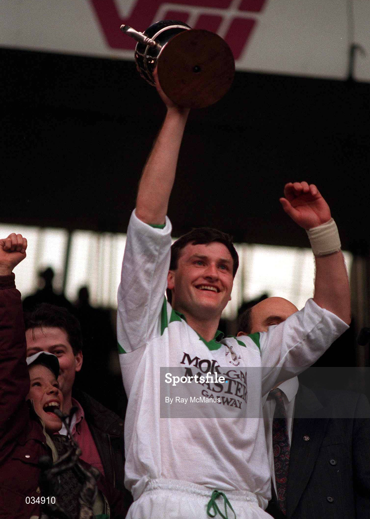 17 March 1993; Sarsfields captain Packie Cooney lifts the Tommy Moore Cup after the All-Ireland Senior Club Hurling Championship Final match between Sarsfields and Kilmallock at Croke Park in Dublin. Photo by Ray McManus/Sportsfile