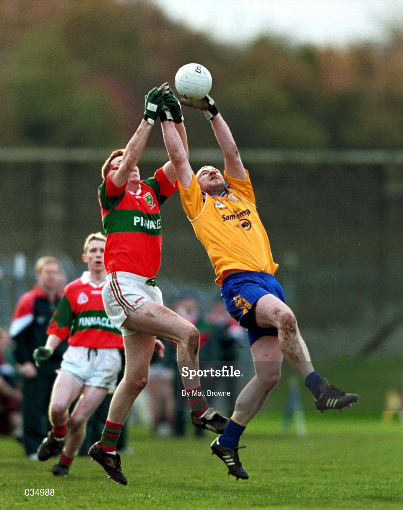 7 November 1999; Seán Forde of Na Fianna in action against Darren Coffey of Rathnew during the AIB Leinster Senior Club Football Championship match at the County Grounds in Aughrim, Wicklow. Photo by Matt Browne/Sportsfile